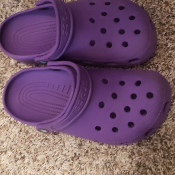 Purple Crocs (women's 7) (men's 5) - Picture 2 of 2